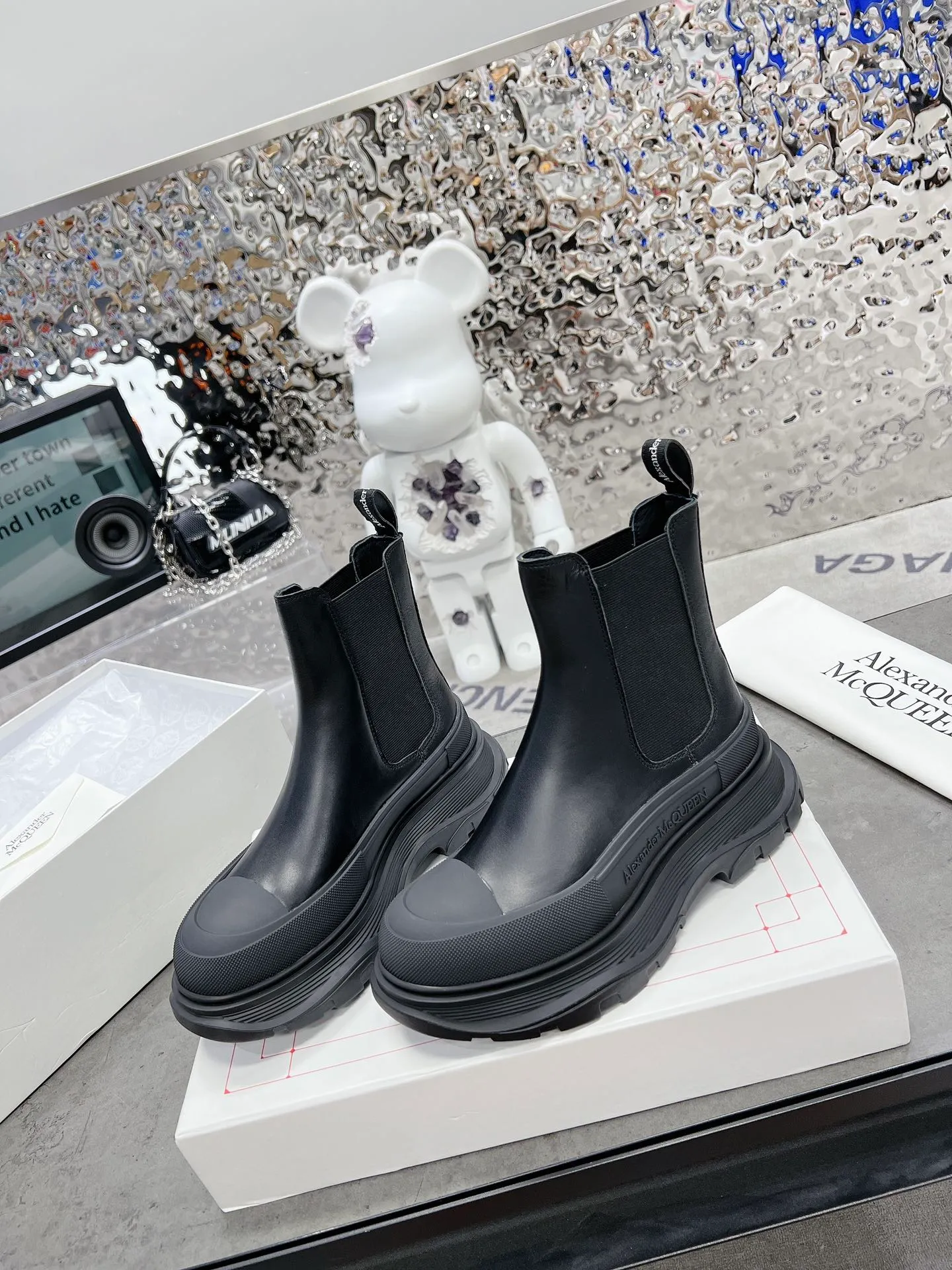 👟👟Ex-factory price 560👟👟 Women's Shoes Women's Clothing Women's Shoes Women's Clothing 𝐀𝐥𝐞𝐱𝐚𝐧𝐝𝐞𝐫 𝐌𝐜𝐐𝐔𝐄𝐄𝐍 McQueen·Classic versatile Chelsea boots Code number 34-41